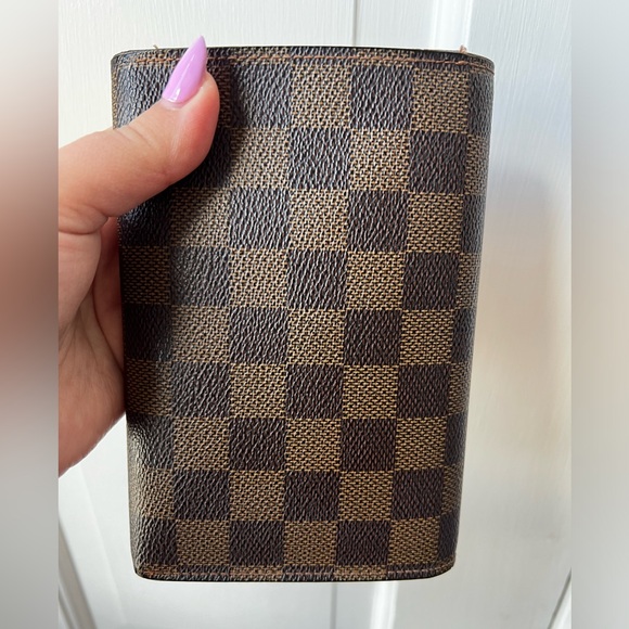 SOLD Louis Vuitton trifold wallet - Picture 4 of 9